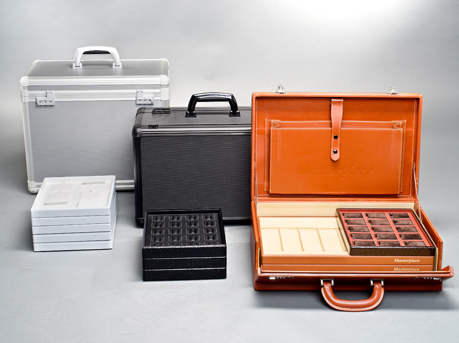 VALISES & PLATEAUX